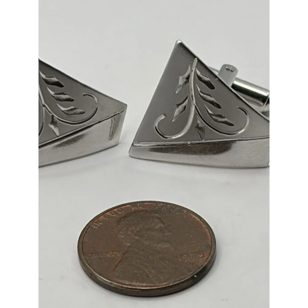 Sterling Silver Mid Century Scroll Engraved Triangle Cufflinks. 925